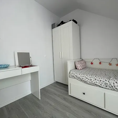Bursztynowe Wybrzeze Apartment *
